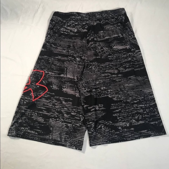 Kidsβ Under Armour Large Logo Graphic Patterned Shorts Size XL - Picture 6 of 7